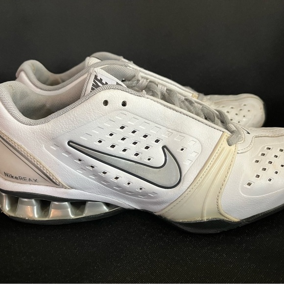 Nike Women’s Reax Rockstar - Picture 2 of 5